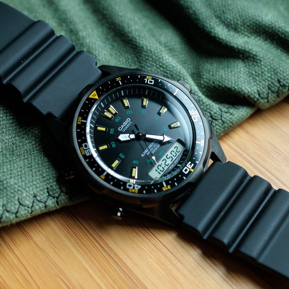 Casio New Old Stock AMW-360B Analog Digital Dive Watch